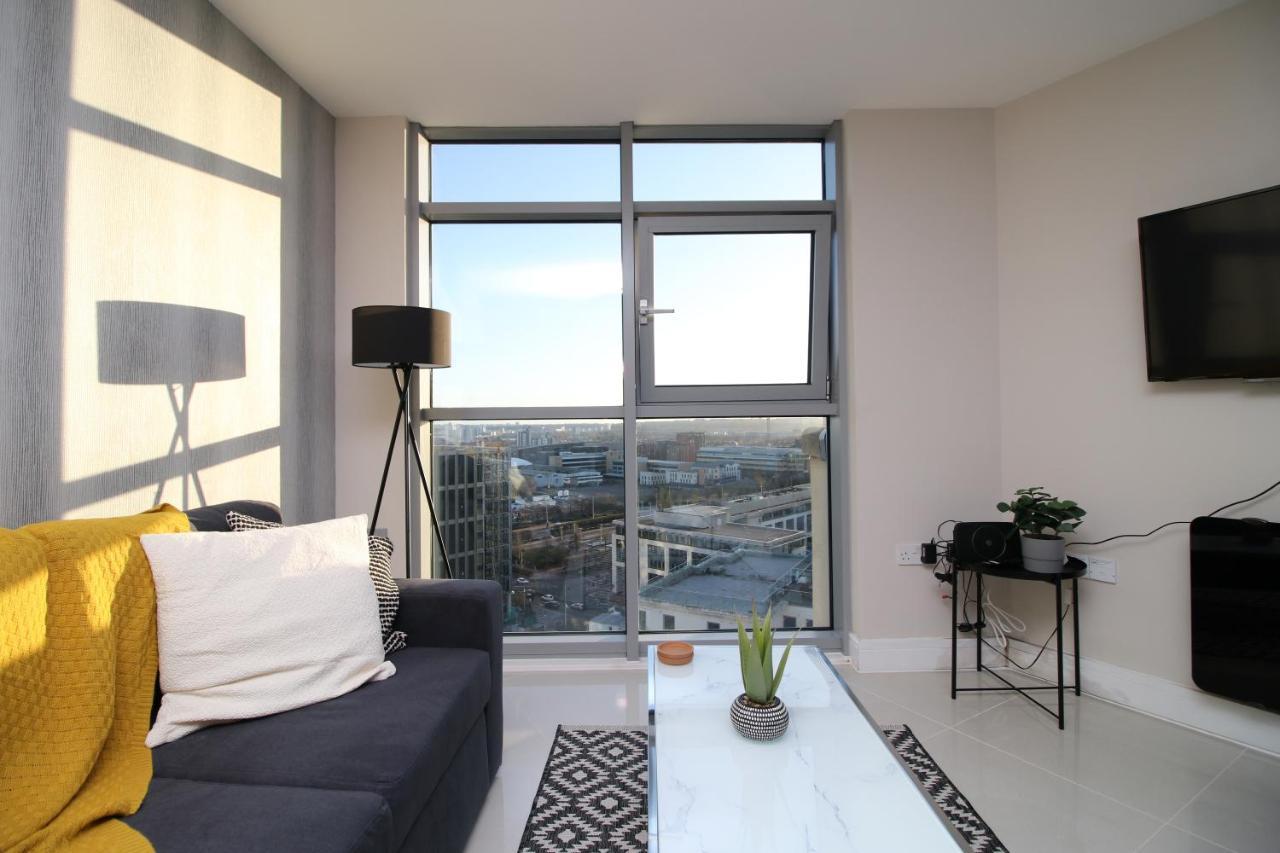 The Skyline - Luxury City Centre Flat With Designated Parking Cardiff Buitenkant foto