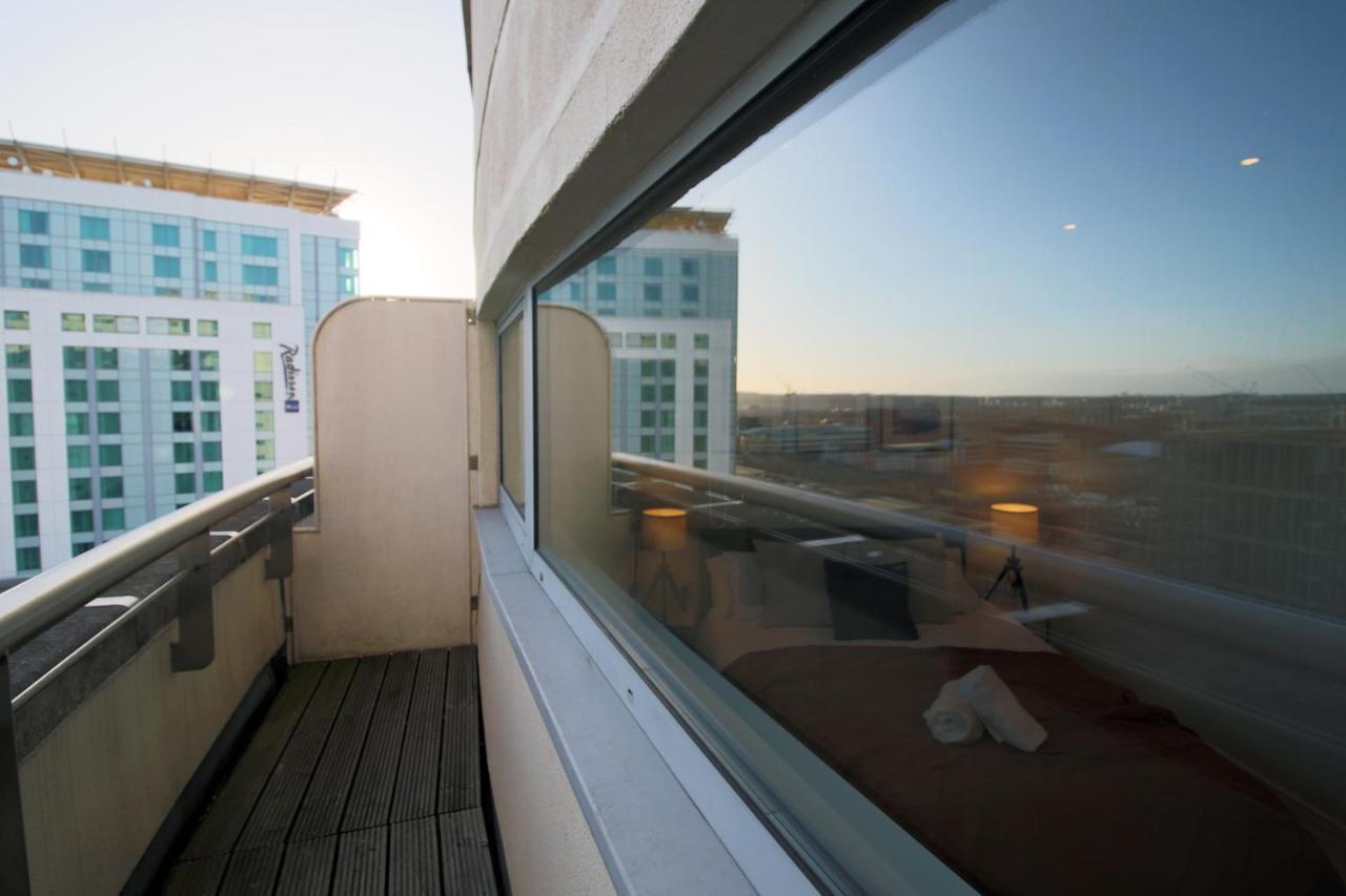 The Skyline - Luxury City Centre Flat With Designated Parking Cardiff Buitenkant foto