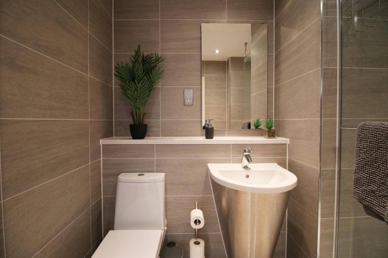 The Skyline - Luxury City Centre Flat With Designated Parking Cardiff Buitenkant foto