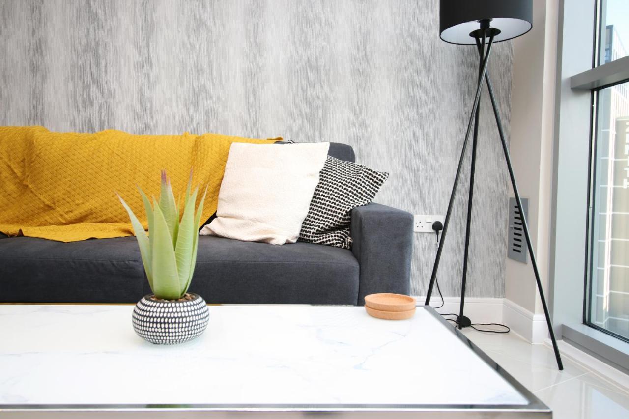 The Skyline - Luxury City Centre Flat With Designated Parking Cardiff Buitenkant foto