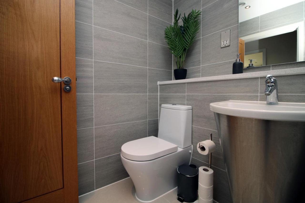 The Skyline - Luxury City Centre Flat With Designated Parking Cardiff Buitenkant foto
