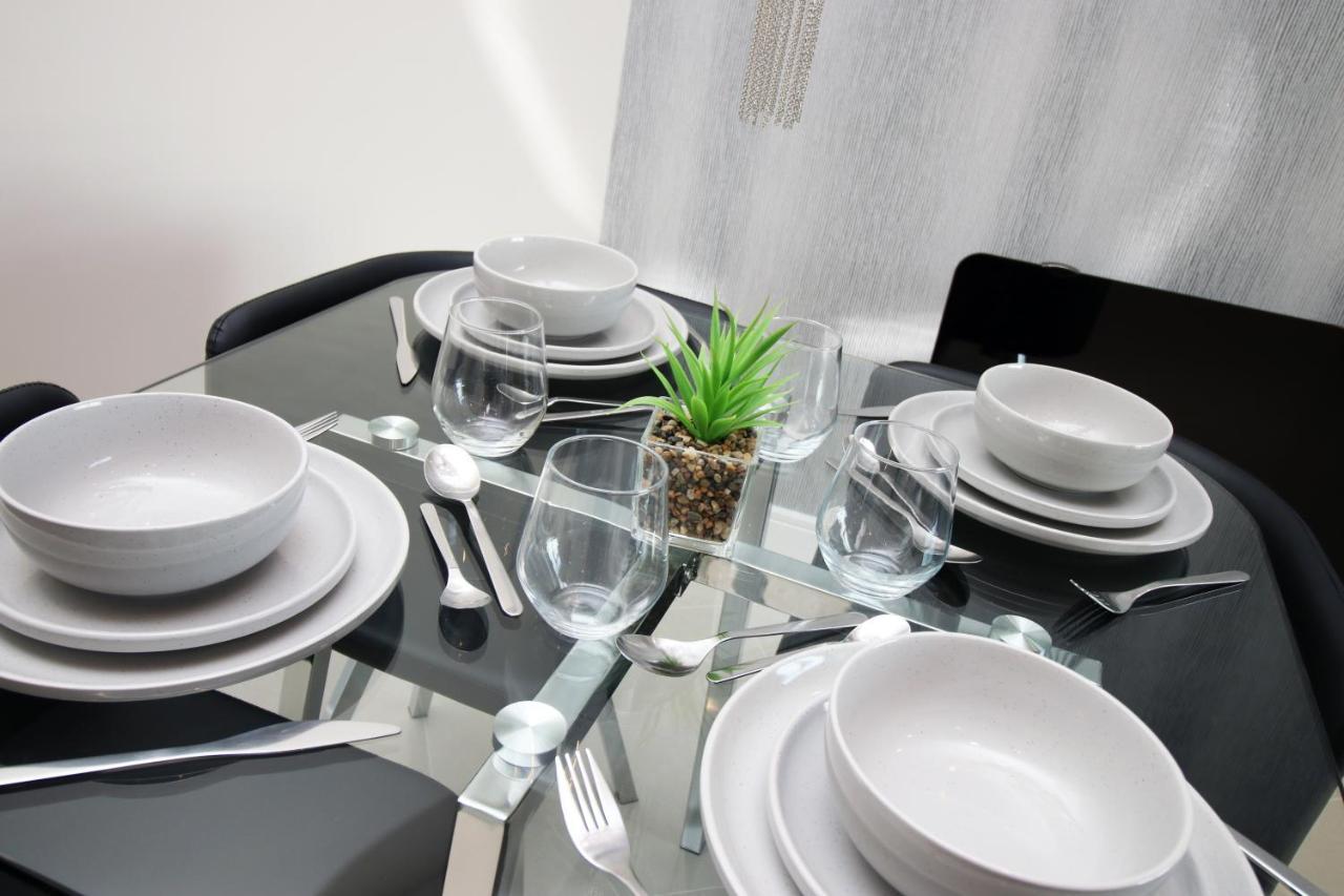 The Skyline - Luxury City Centre Flat With Designated Parking Cardiff Buitenkant foto