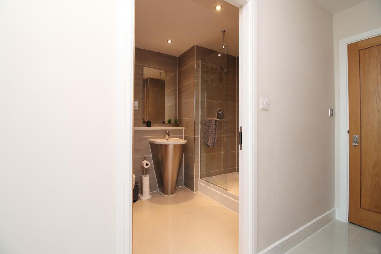 The Skyline - Luxury City Centre Flat With Designated Parking Cardiff Buitenkant foto